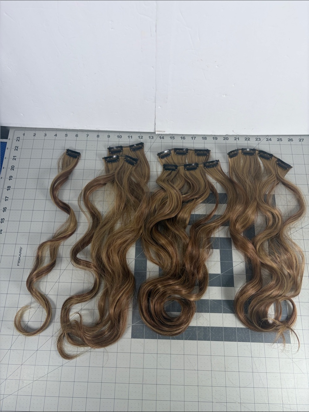 Synthetic Clip In Hair Extensions 7 Pc Light Brown Honey Blonde Balayage 24”
